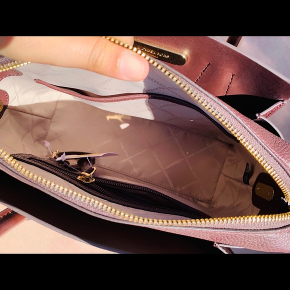Michael Kors Small Belted Mercer - Picture 2 of 8